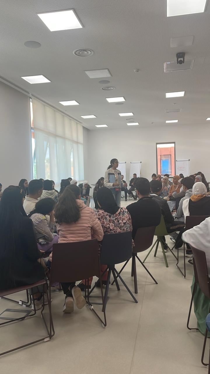 مشاركة تلاميذ الثانويات التأهيلية بالأقاليم الجنوبية للمملكة في يوم الأبواب المفتوحة التي نظمتها جامعة محمد السادس متعددة التخصصات التقنية ببنجرير